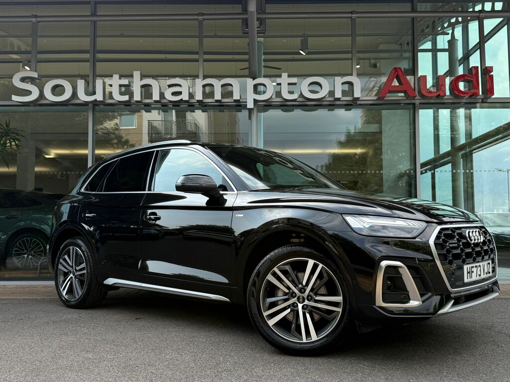 Audi Q5 S Line Black