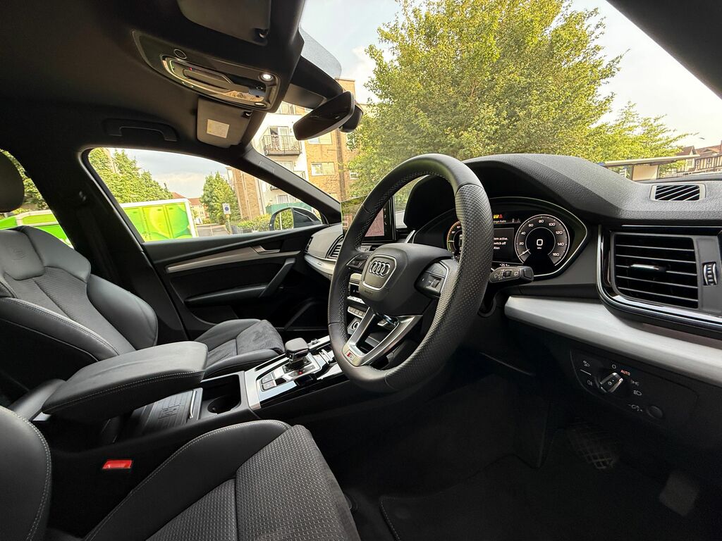 Audi Q5 S Line Black #6