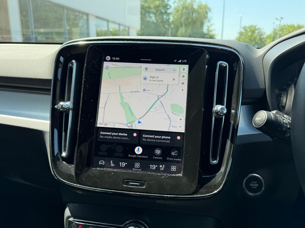 Volvo XC40 Plus Black #4