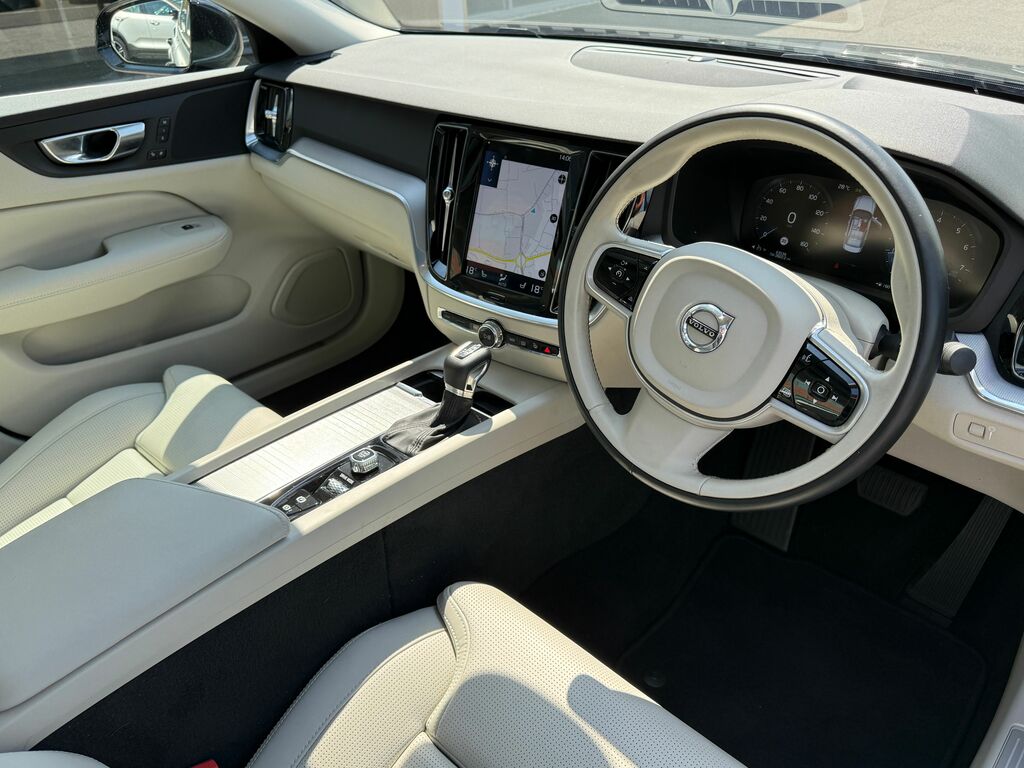 Volvo S60 Inscription Plus Black #5