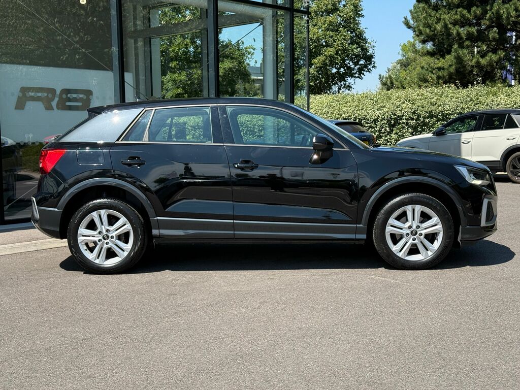 Audi Q2 Sport Black #2