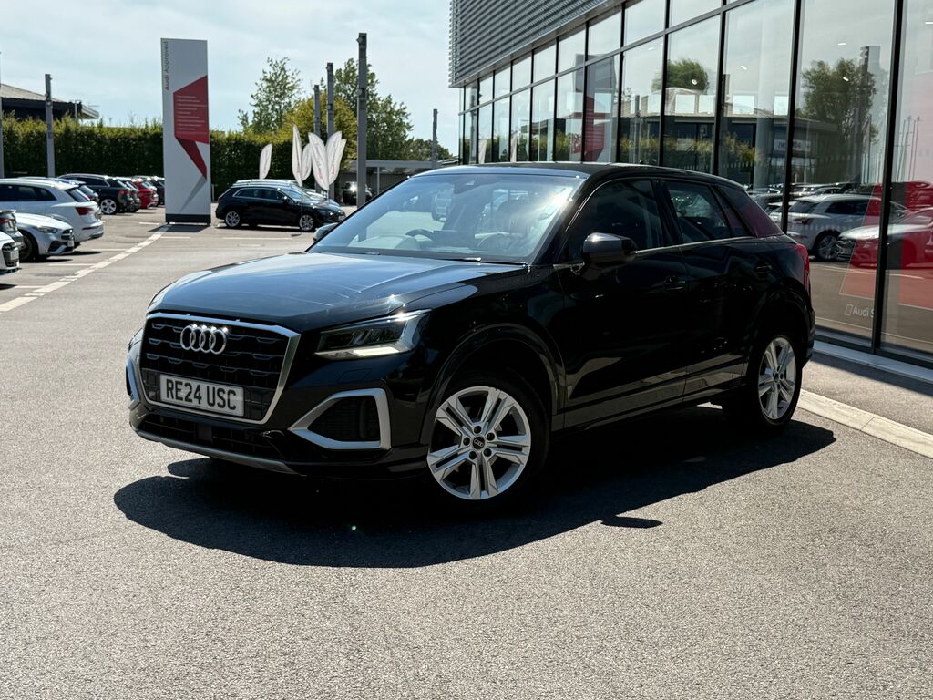 Audi Q2 Sport Black #6