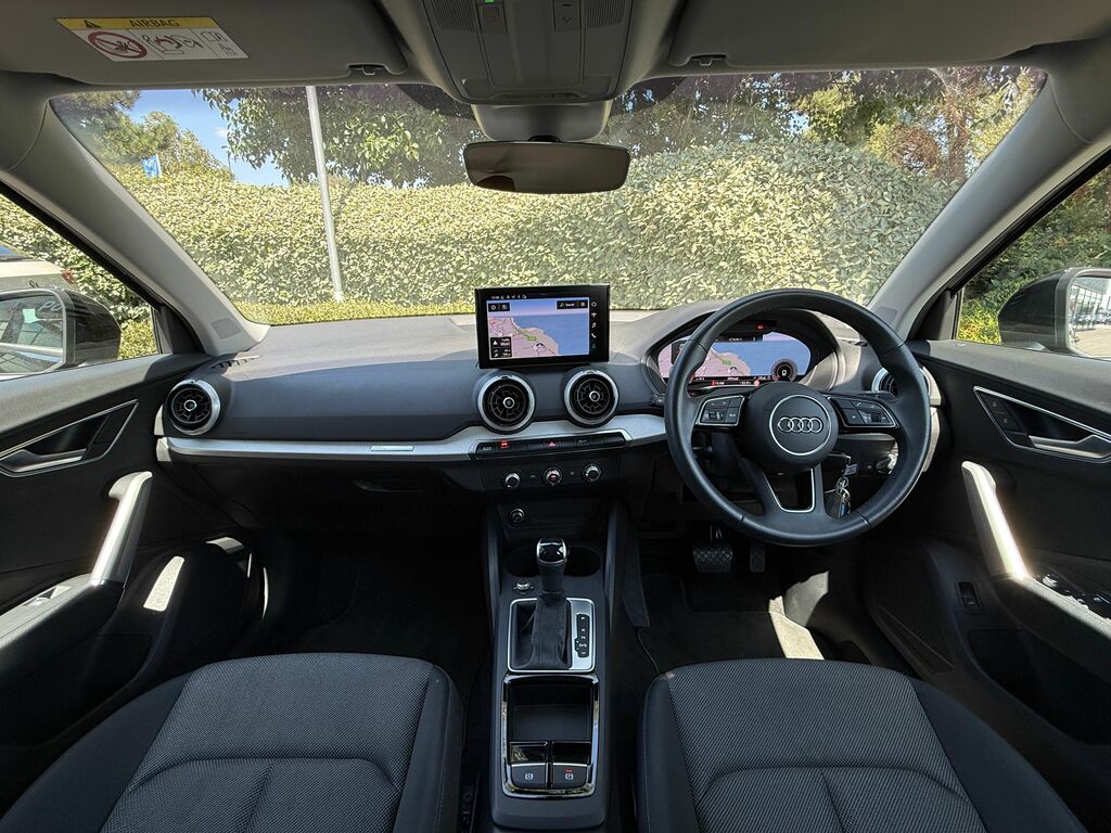 Audi Q2 Sport Black #4