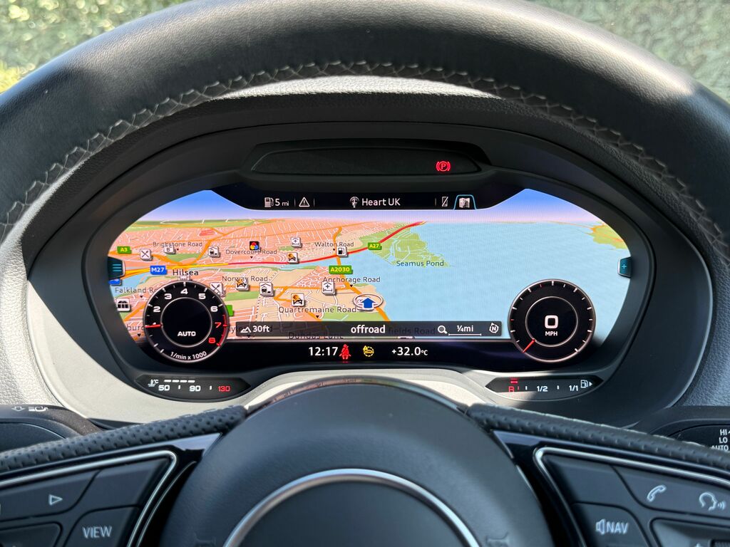 Audi Q2 S Line Black #2