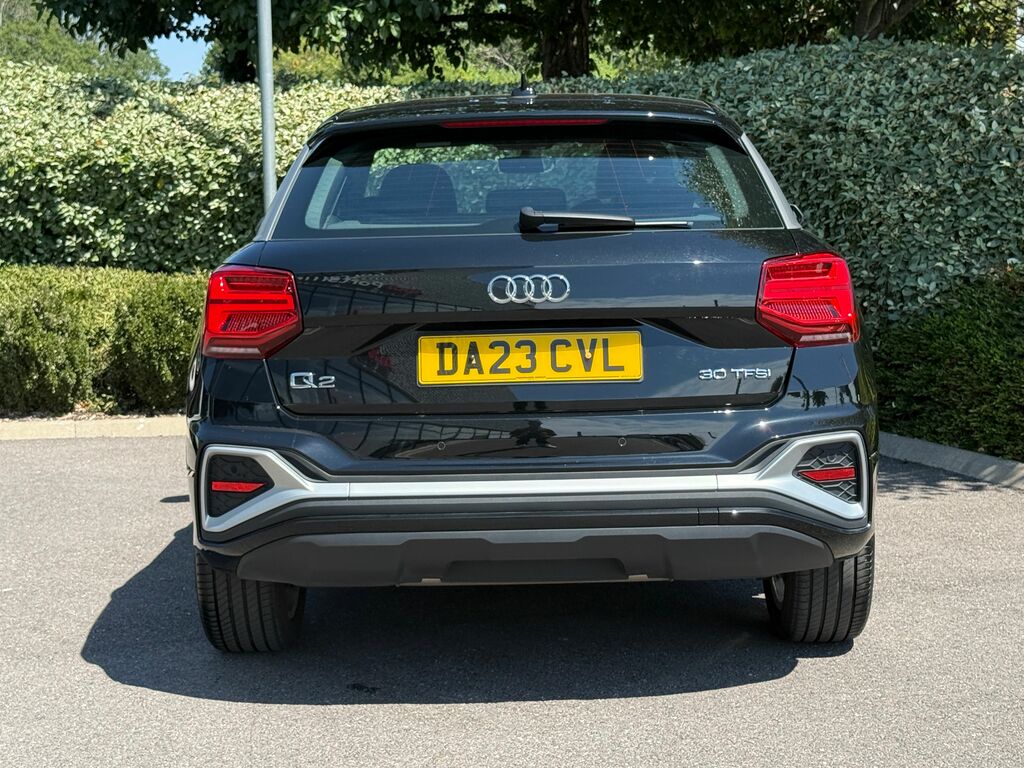 Audi Q2 S Line Black #6