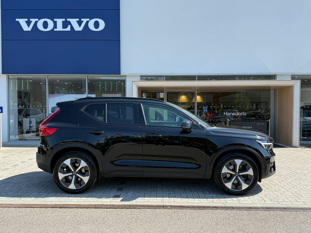 Volvo XC40 Ultimate Black