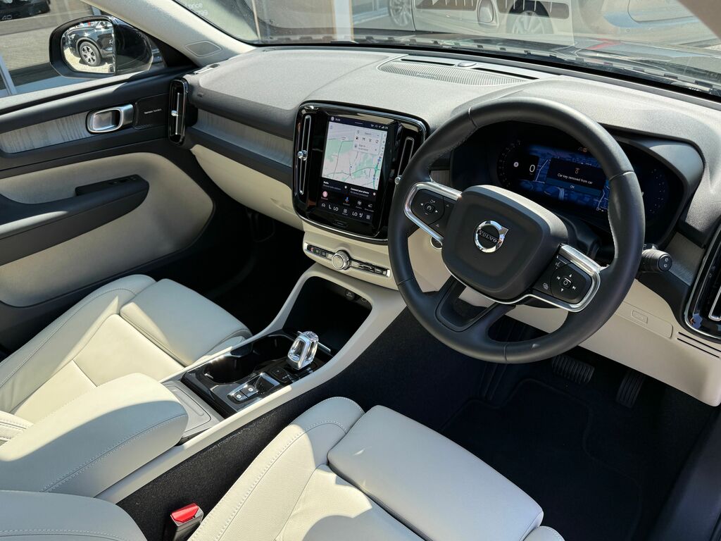 Volvo XC40 Ultimate Black #5