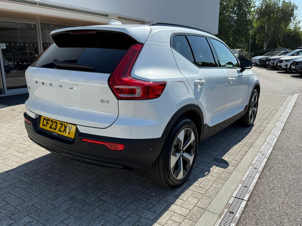 Volvo XC40 Suv White #8