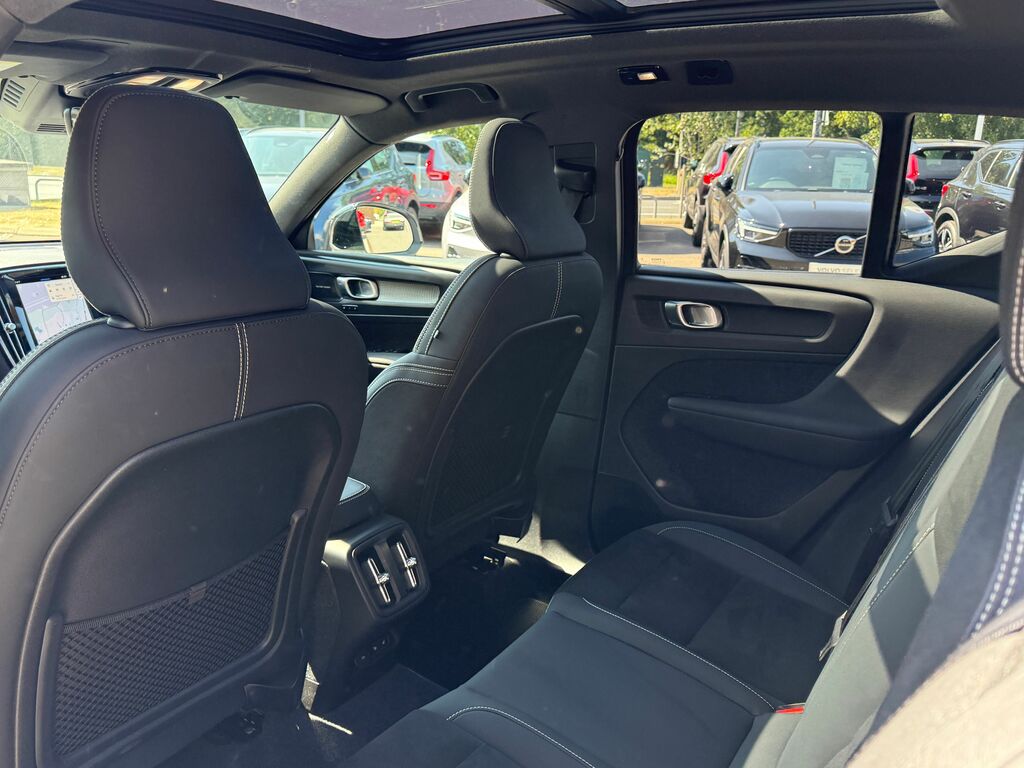 Volvo XC40 Suv White #30