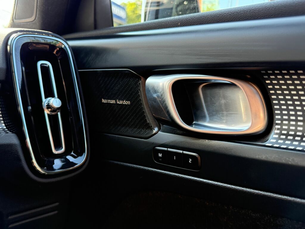 Volvo XC40 Suv White #43