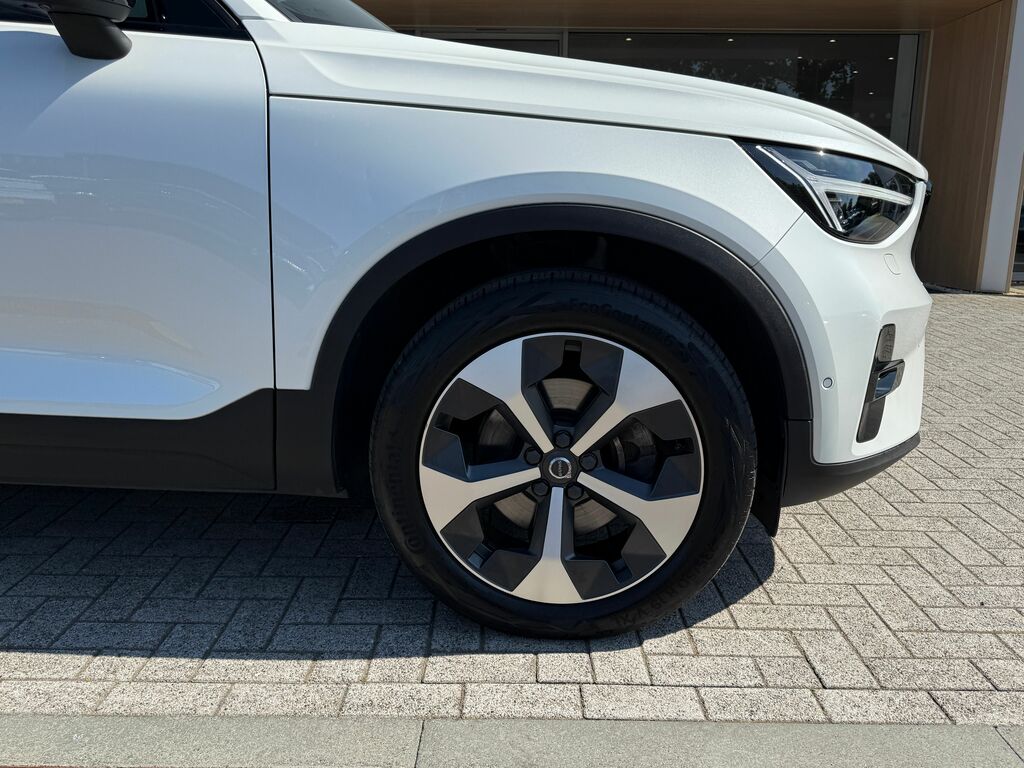 Volvo XC40 Suv White #14