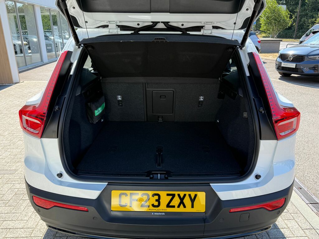 Volvo XC40 Suv White #20