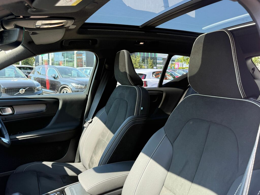 Volvo XC40 Suv White #28