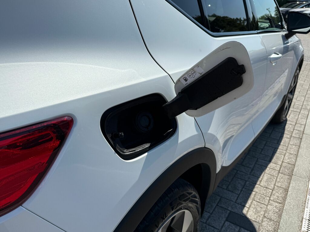 Volvo XC40 Suv White #16