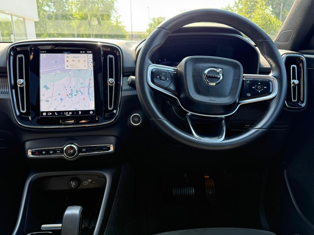 Volvo XC40 Suv White #34