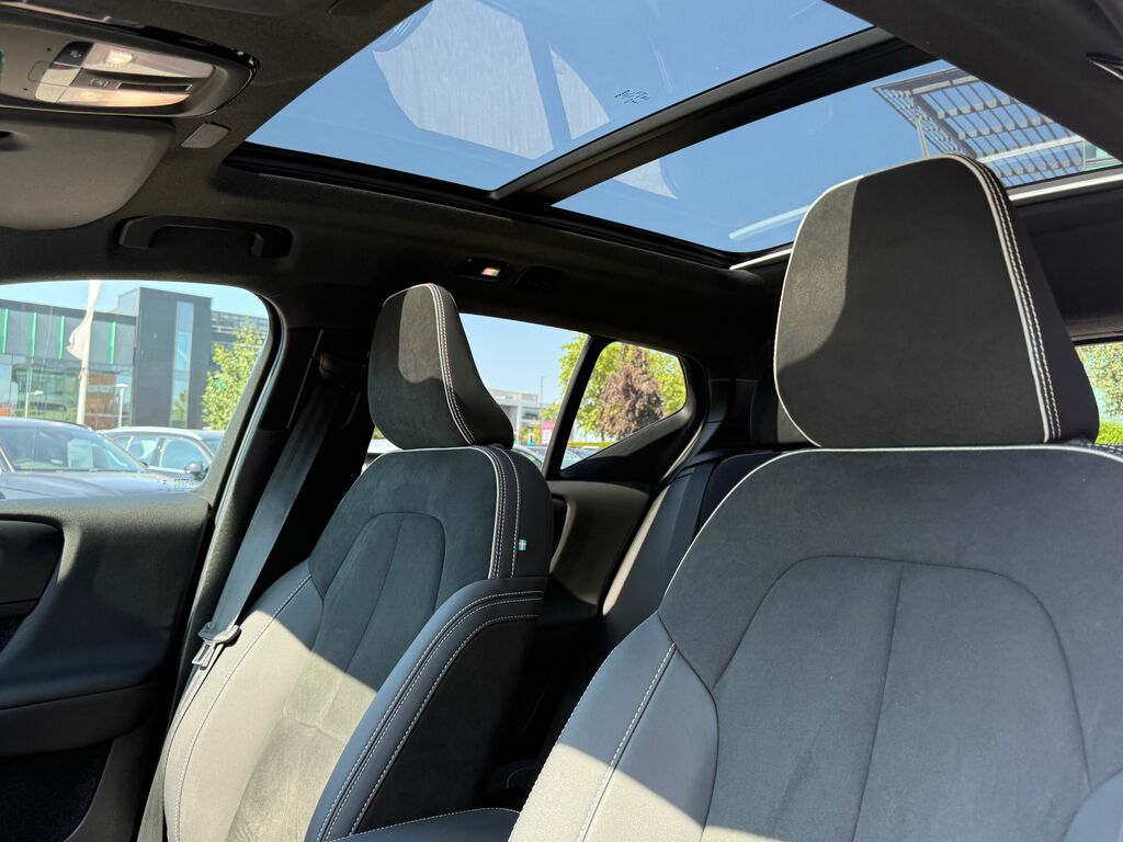 Volvo XC40 Suv White #29