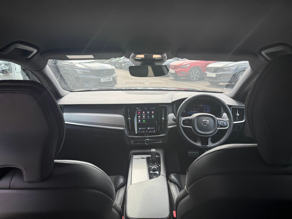 Volvo V90 R Design Black #2