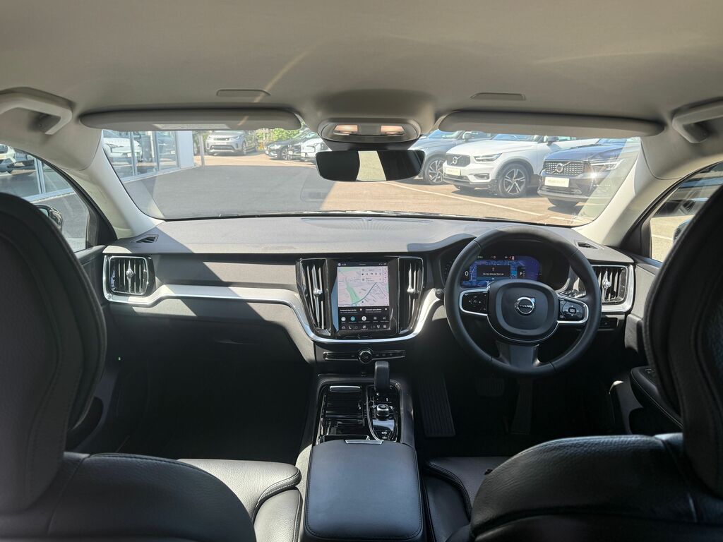 Volvo V60 Plus Black #2