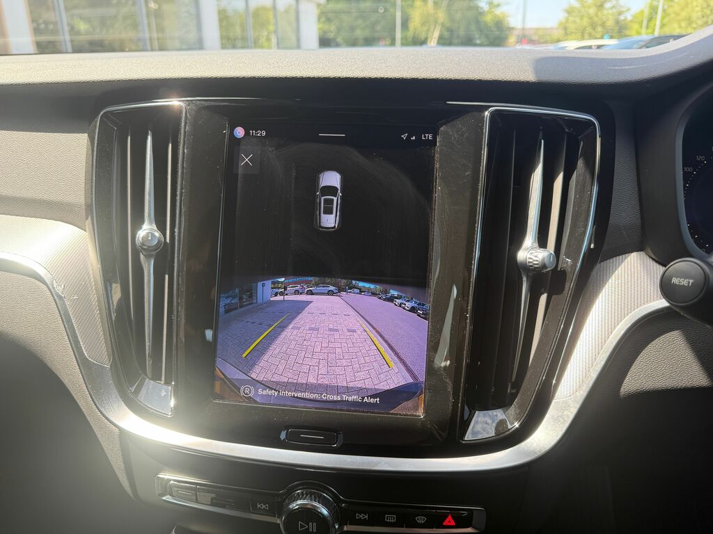 Volvo V60 Plus Black #3