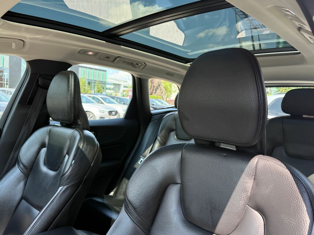 Volvo XC60 Core Black #28