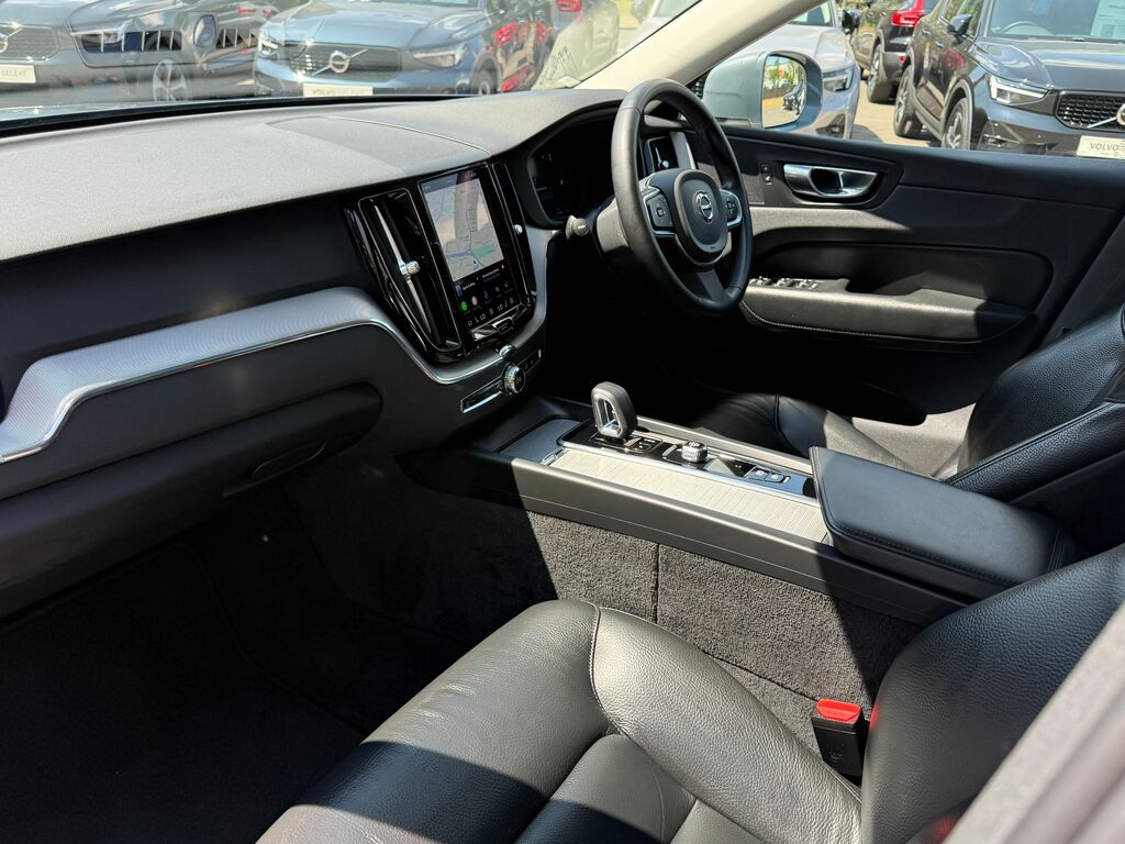 Volvo XC60 Core Black #26