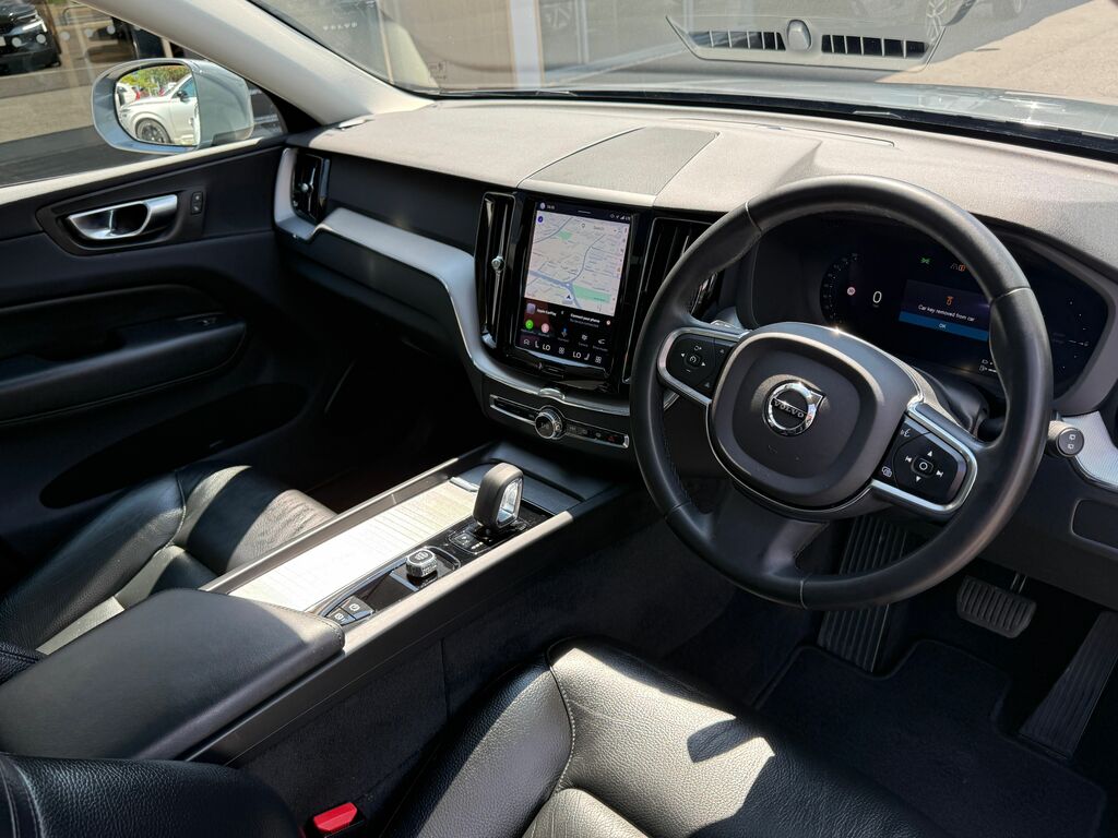 Volvo XC60 Core Black #5