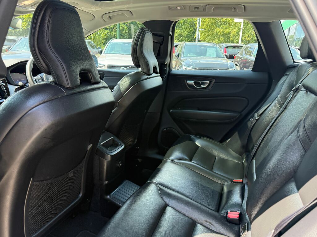 Volvo XC60 Core Black #29