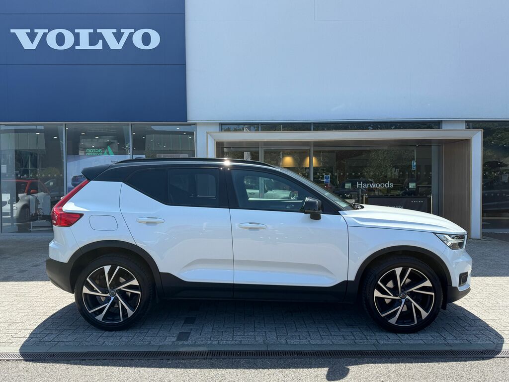 Volvo XC40 R Design Pro Black