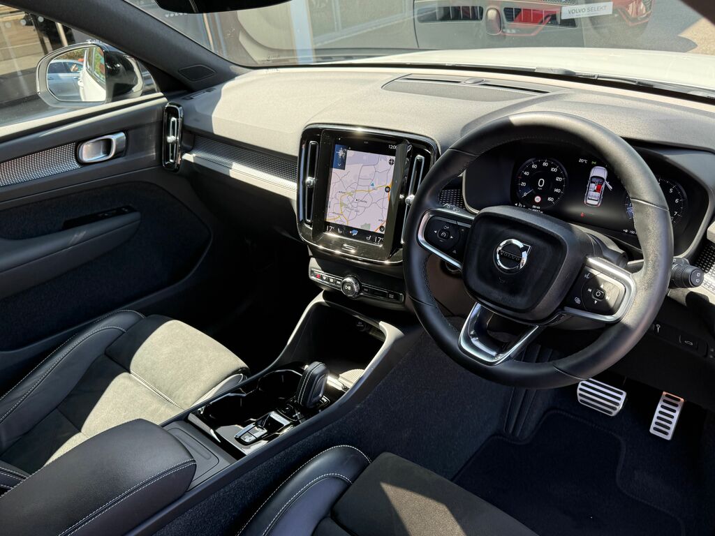 Volvo XC40 R Design Pro Black #5