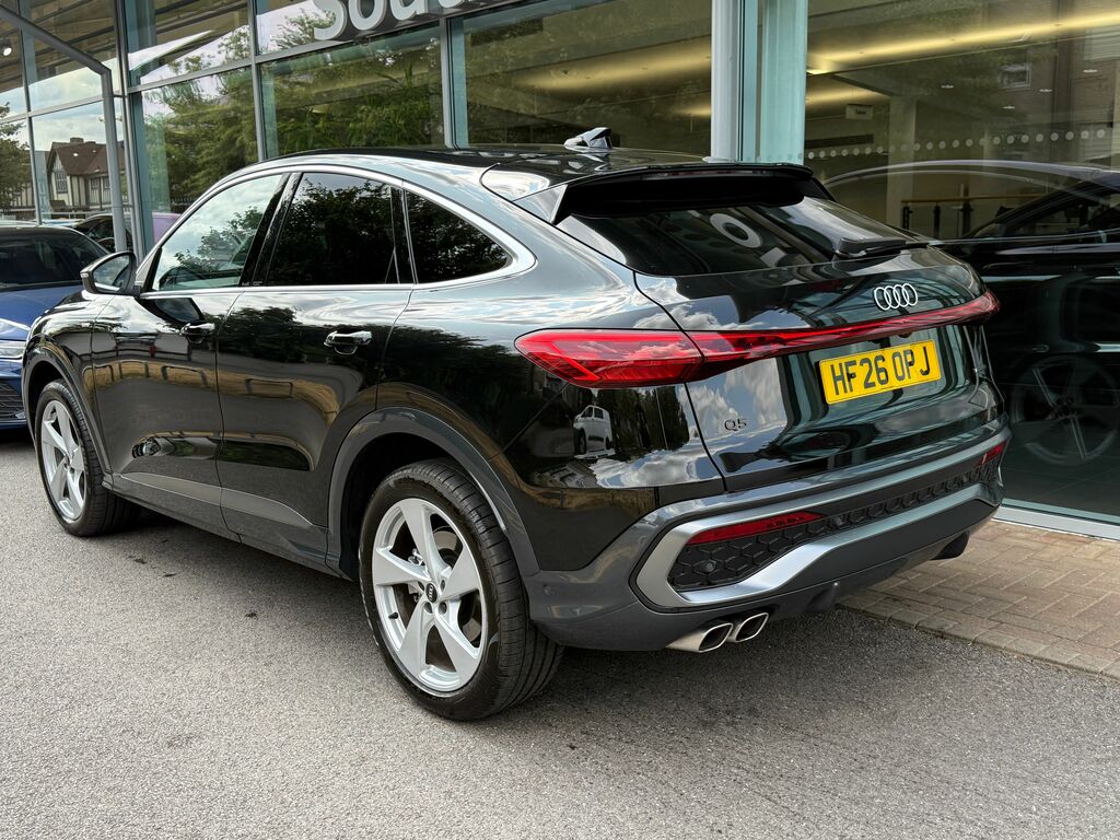 Audi Q5 S Line Black #3