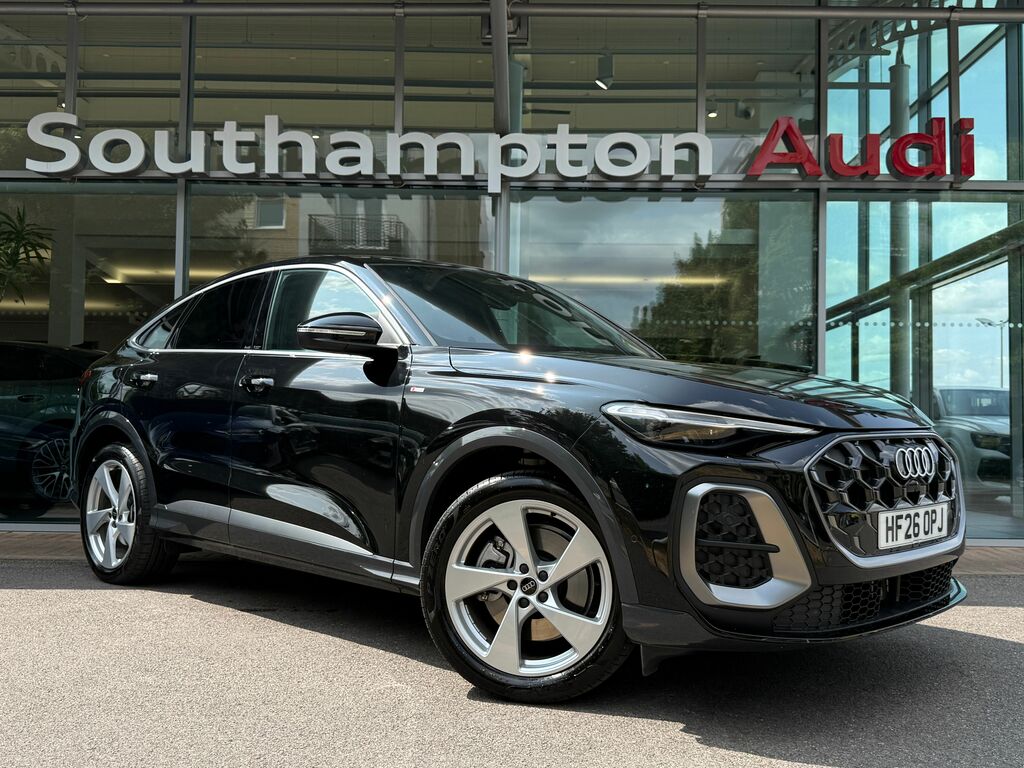 Audi Q5 S Line Black