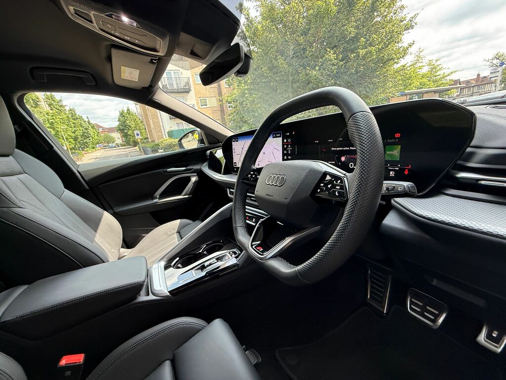 Audi Q5 S Line Black #6