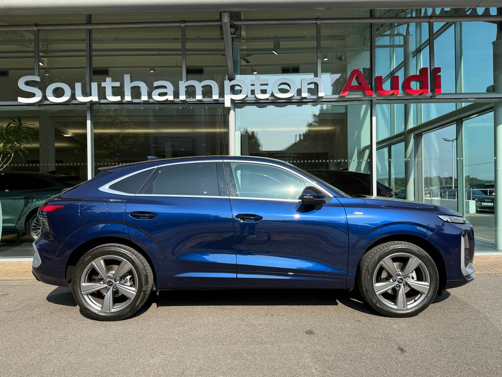 Audi Q3 S Line Blue #3