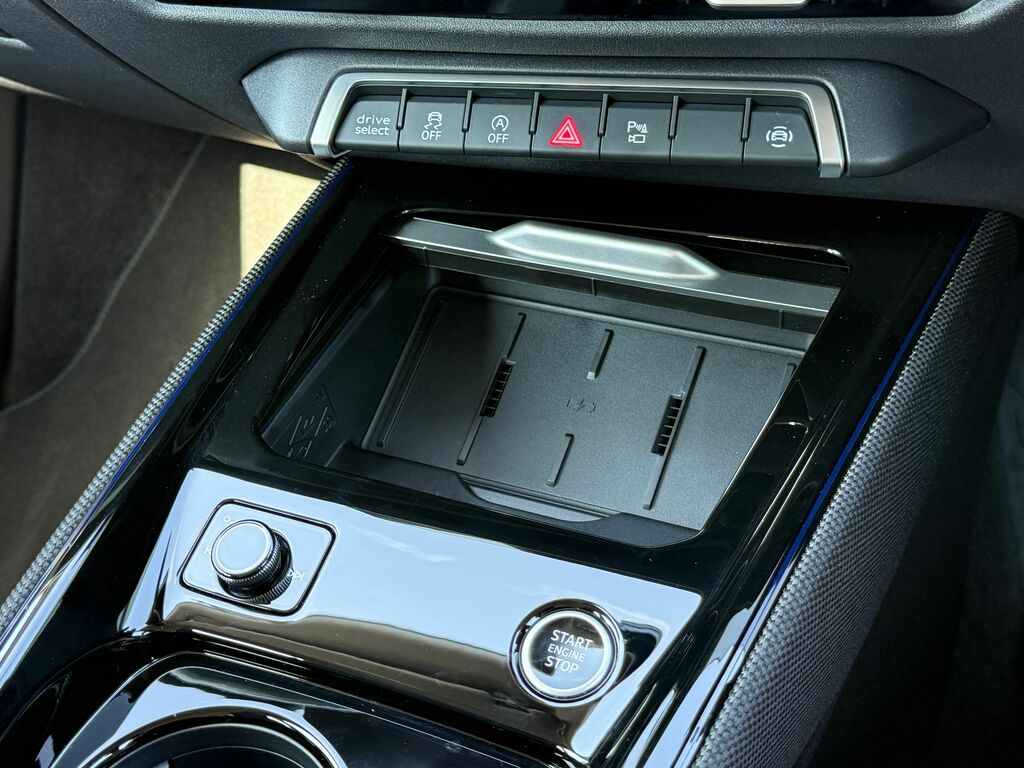 Audi Q3 Q3 1.5 E-hybrid Launch Edition Plus S Tronic White #18