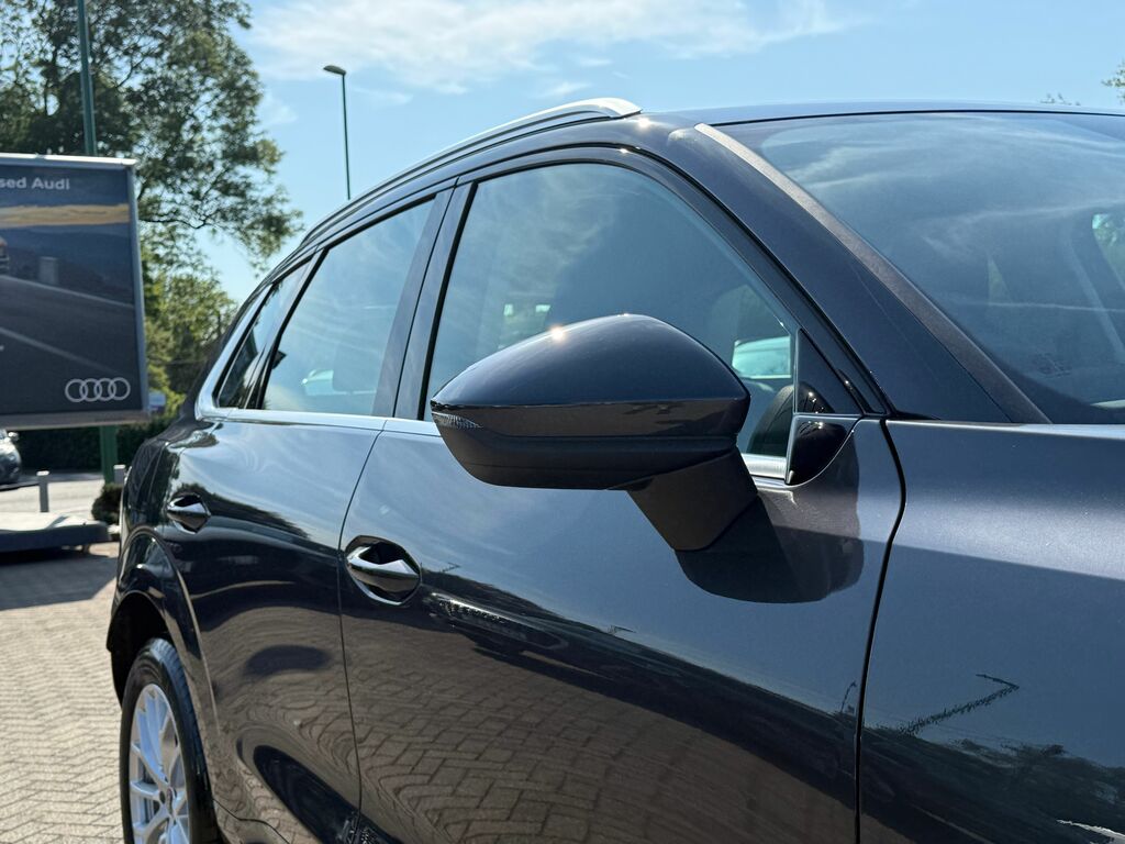 Audi Q3 Q3 1.5 E-hybrid Launch Edition Plus S Tronic White #51