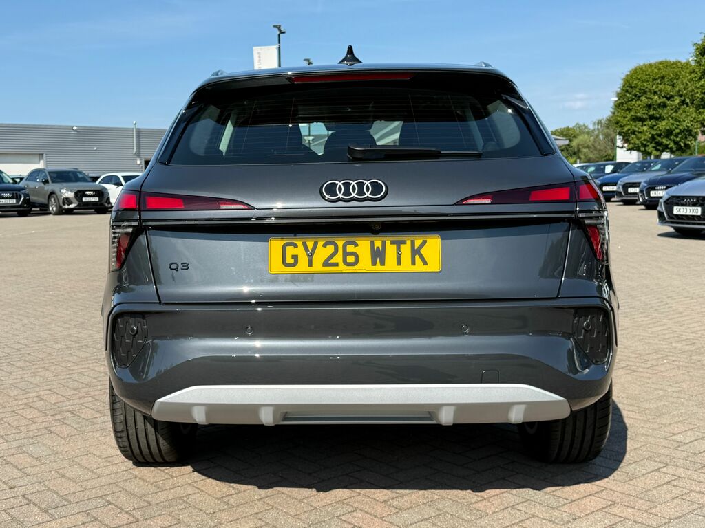 Audi Q3 Q3 1.5 E-hybrid Launch Edition Plus S Tronic White #35
