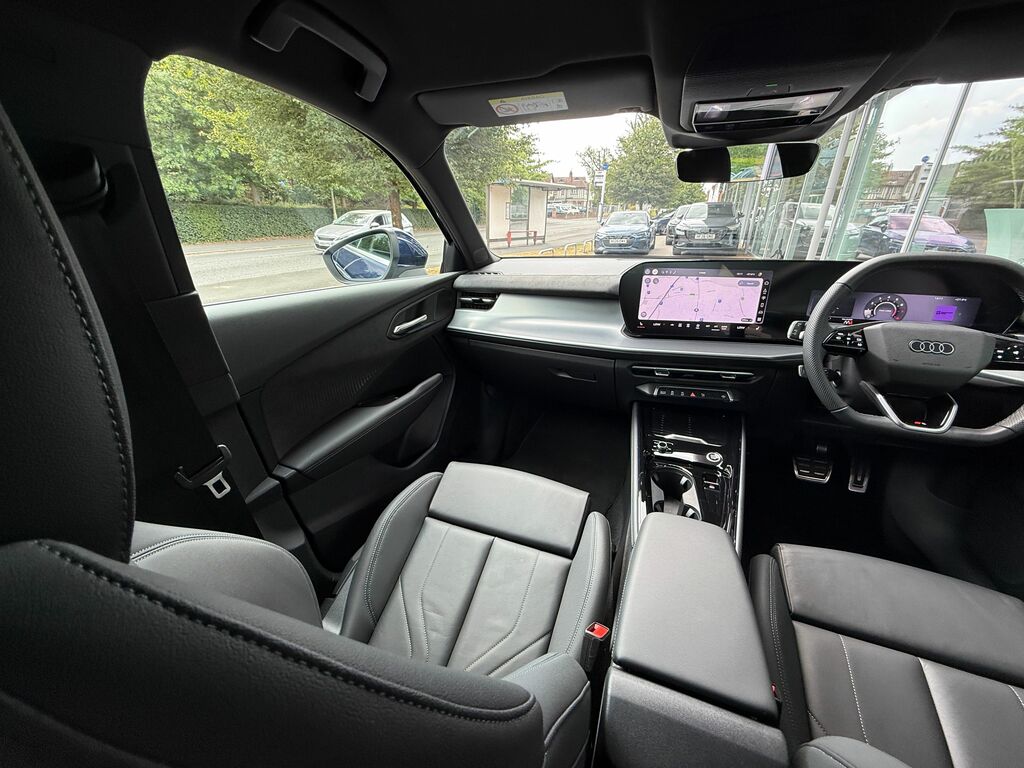 Audi Q3 1.5 E-hybrid S Line S Tronic Blue #40