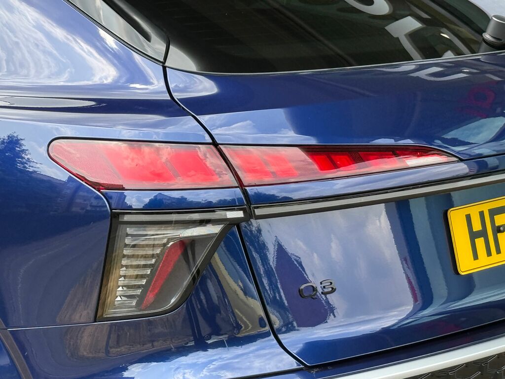 Audi Q3 1.5 E-hybrid S Line S Tronic Blue #43