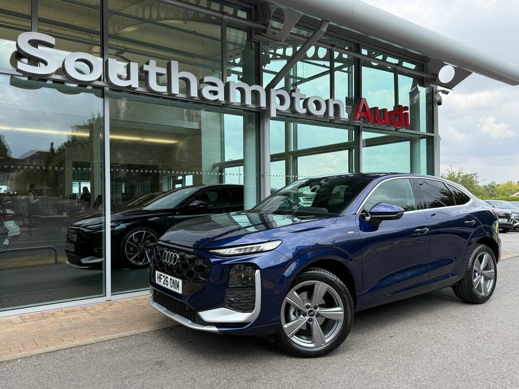 Audi Q3 1.5 E-hybrid S Line S Tronic Blue #54