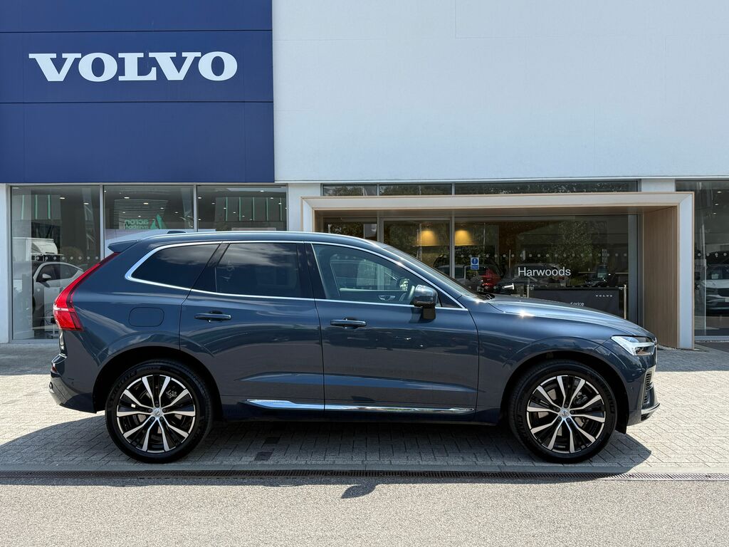 Volvo XC60 Ultimate Blue