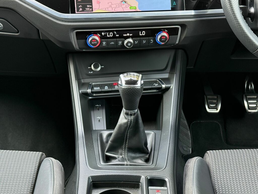 Audi Q3 35 Tfsi Sport White #50