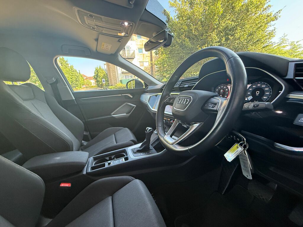 Audi Q3 Sport Black #6
