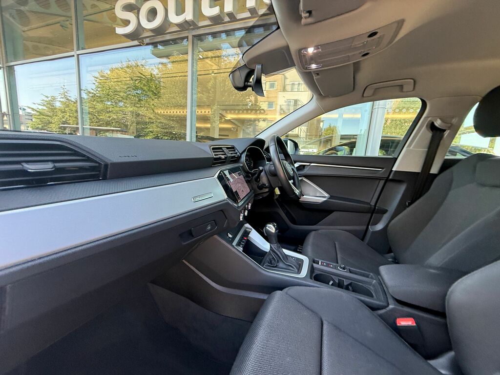 Audi Q3 Sport Black #2