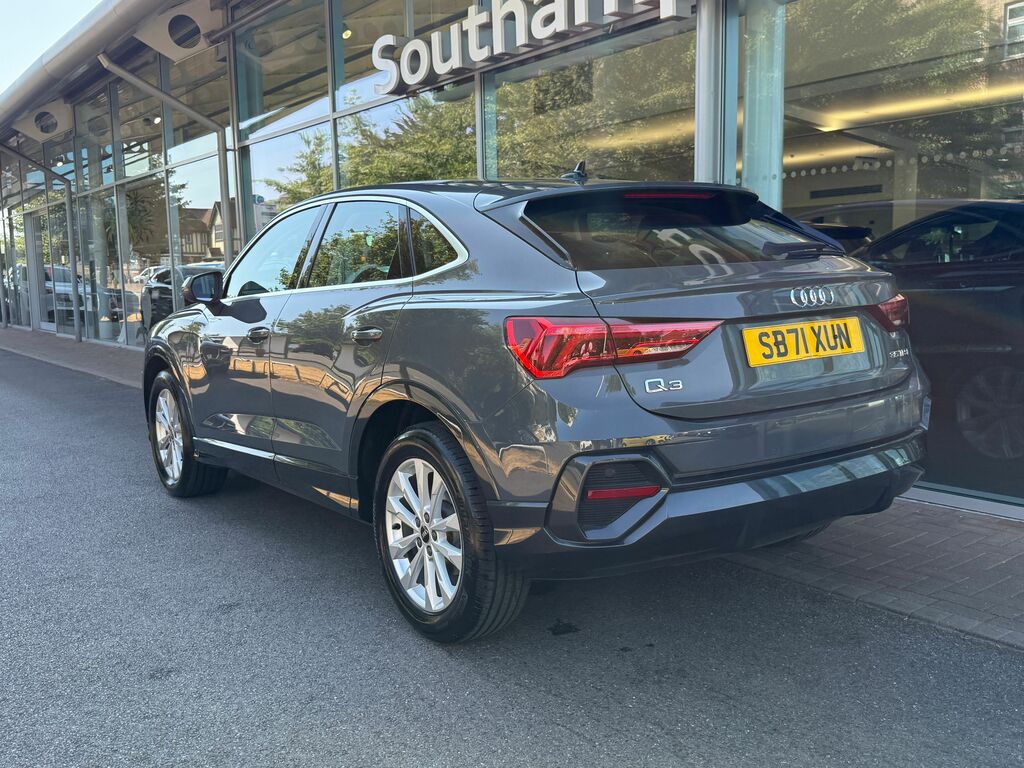 Audi Q3 Sport Black #3