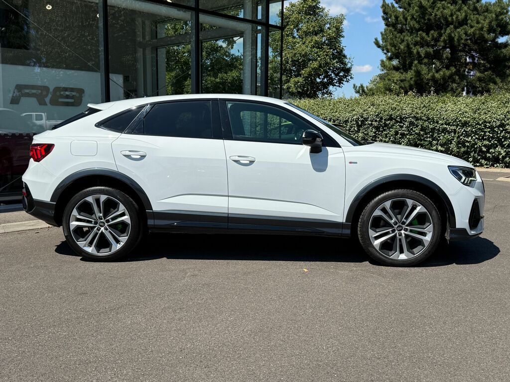 Audi Q3 Black Edition Black #2