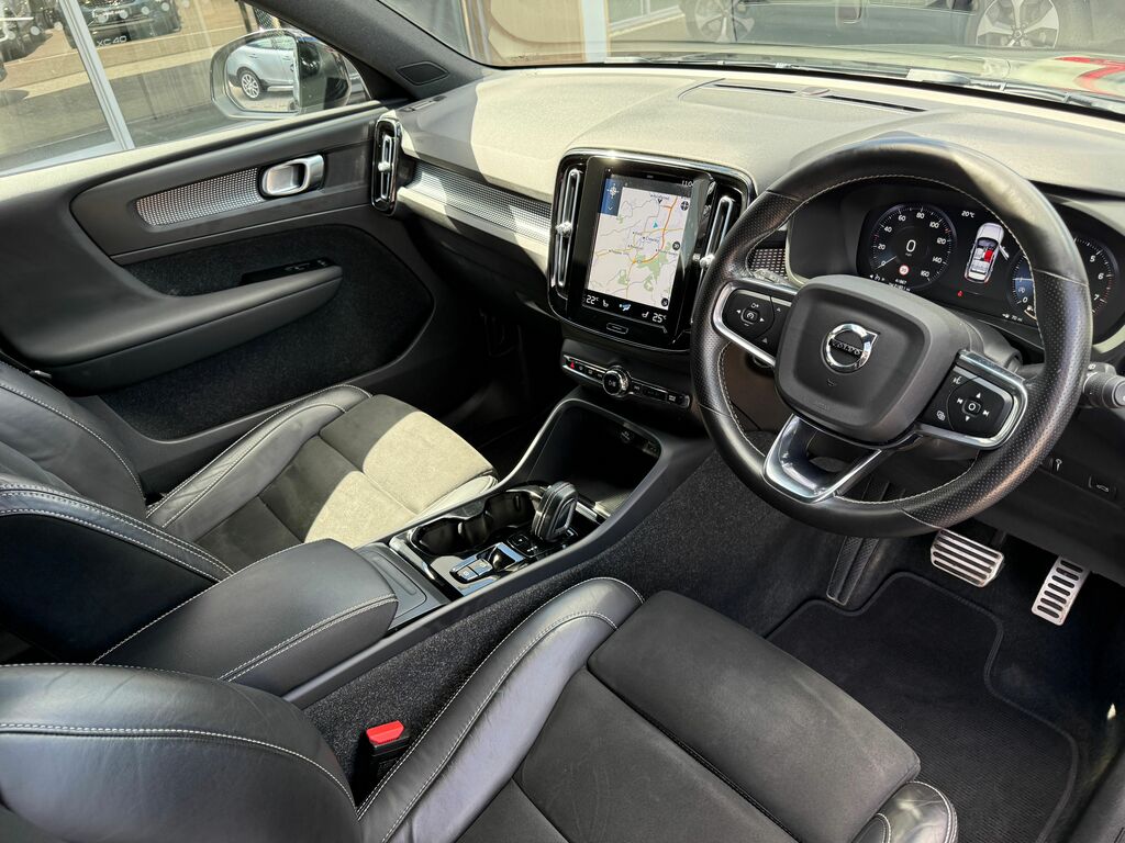 Volvo XC40 R Design Pro Black #5