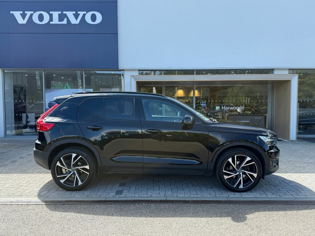 Volvo XC40 R Design Pro Black
