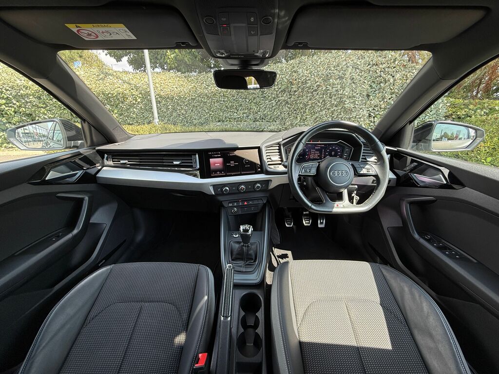 Audi A1 Black Edition Black #4