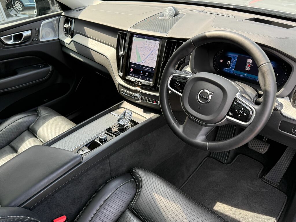 Volvo XC60 Ultra Black #5