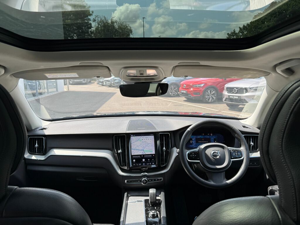 Volvo XC60 Plus Black #2